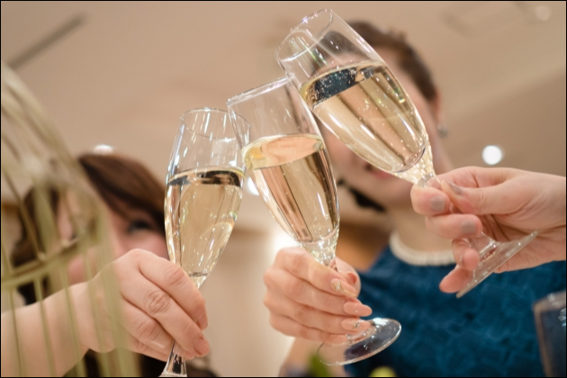 �V�т������Ă��鏗�q�吶